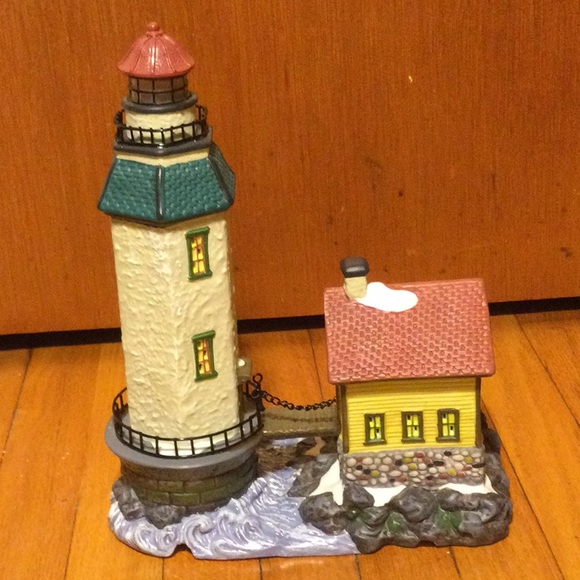 Vintage Santa’s Workbench knightsbridge Lighthouse - Picture 13 of 13